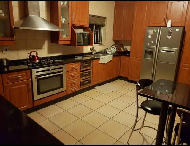 7 BEDROOM HOUSE FOR SALE IN CLAYVILLE